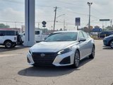 Used 2023 Nissan Altima 2.5 SV image 2