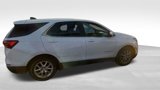 Used 2022 Chevrolet Equinox LT image 2