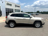 Used 2015 Jeep Cherokee Latitude w/ Cold Weather Group image 2