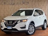 Used 2017 Nissan Rogue SV w/ SV Premium Package image 2