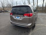 Used 2017 Chrysler Pacifica Limited w/ Advanced Safetytec Group image 3