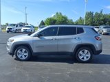 Used 2022 Jeep Compass Latitude image 2