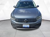 Used 2022 Volkswagen Tiguan SE image 3