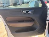 Used 2018 Volvo XC60 T5 Momentum w/ Vision Package image 3