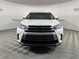 Used 2017 Toyota Highlander Limited image 2
