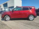 Used 2022 Kia Soul LX image 2