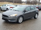 Used 2016 Ford Focus SE image 2