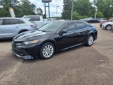 Used 2020 Toyota Camry LE image 3