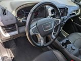 Used 2023 GMC Terrain SLT image 4