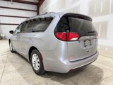 Used 2019 Chrysler Pacifica Touring-L image 4