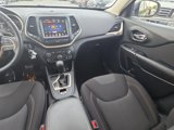 Used 2017 Jeep Cherokee Latitude w/ Comfort & Sound Group image 4