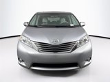 Used 2013 Toyota Sienna XLE image 3