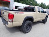 Used 2017 Toyota Tacoma TRD Off-Road image 3