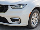 Used 2022 Chrysler Pacifica Touring-L image 2