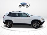 Used 2019 Jeep Cherokee Trailhawk image 3