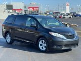 Used 2017 Toyota Sienna LE image 3