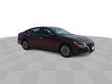 Used 2023 Nissan Altima 2.5 SV image 2