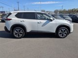 Used 2023 Nissan Rogue SV image 3
