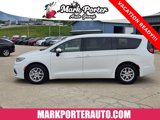 Used 2023 Chrysler Pacifica Touring-L image 2