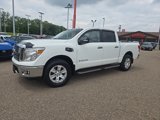 Used 2017 Nissan Titan SV image 4