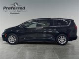 New 2025 Chrysler Pacifica Select image 2
