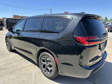 Used 2022 Chrysler Pacifica Touring-L w/ Uconnect Theater Family Group image 6