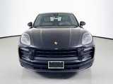 Certified 2022 Porsche Macan image 6
