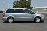 Used 2014 Chrysler Town & Country Touring image 5