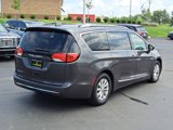 Used 2018 Chrysler Pacifica Touring-L image 4