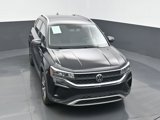 Used 2022 Volkswagen Taos SE image 3