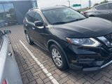 Used 2017 Nissan Rogue SV image 2