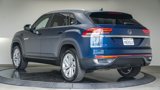 Used 2022 Volkswagen Atlas Cross Sport SE w/ Panoramic Sunroof Package image 2