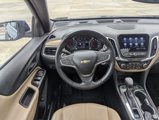 Used 2022 Chevrolet Equinox Premier image 3