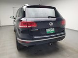 Used 2016 Volkswagen Touareg VR6 image 6