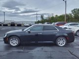 Used 2017 Chrysler 300 C image 2