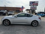 Used 2014 Hyundai Genesis 3.8 image 2