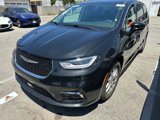 Used 2024 Chrysler Pacifica Touring-L image 3