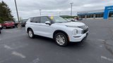 Used 2022 Mitsubishi Outlander ES image 2