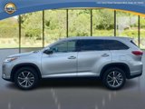 Used 2019 Toyota Highlander XLE image 3