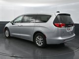 Used 2022 Chrysler Voyager LX image 3