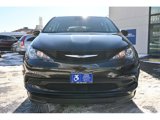 Used 2022 Chrysler Voyager LX image 4