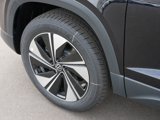 New 2025 Volkswagen Taos SE image 3