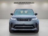 New 2025 Land Rover Discovery Dynamic SE image 2