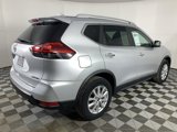 Used 2017 Nissan Rogue SV image 5
