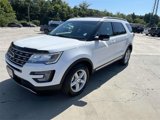 Used 2017 Ford Explorer XLT image 3
