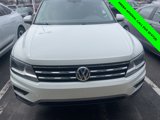 Used 2018 Volkswagen Tiguan SE w/ Panoramic Sunroof Package image 2