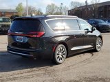 New 2025 Chrysler Pacifica Pinnacle image 4