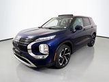 Used 2024 Mitsubishi Outlander SE image 3
