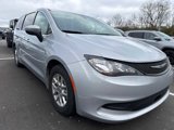 Used 2022 Chrysler Voyager LX image 3