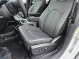 New 2025 Chrysler Pacifica Select image 4